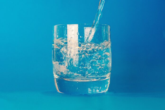 Cata apa ar trebui sa bei in fiecare zi